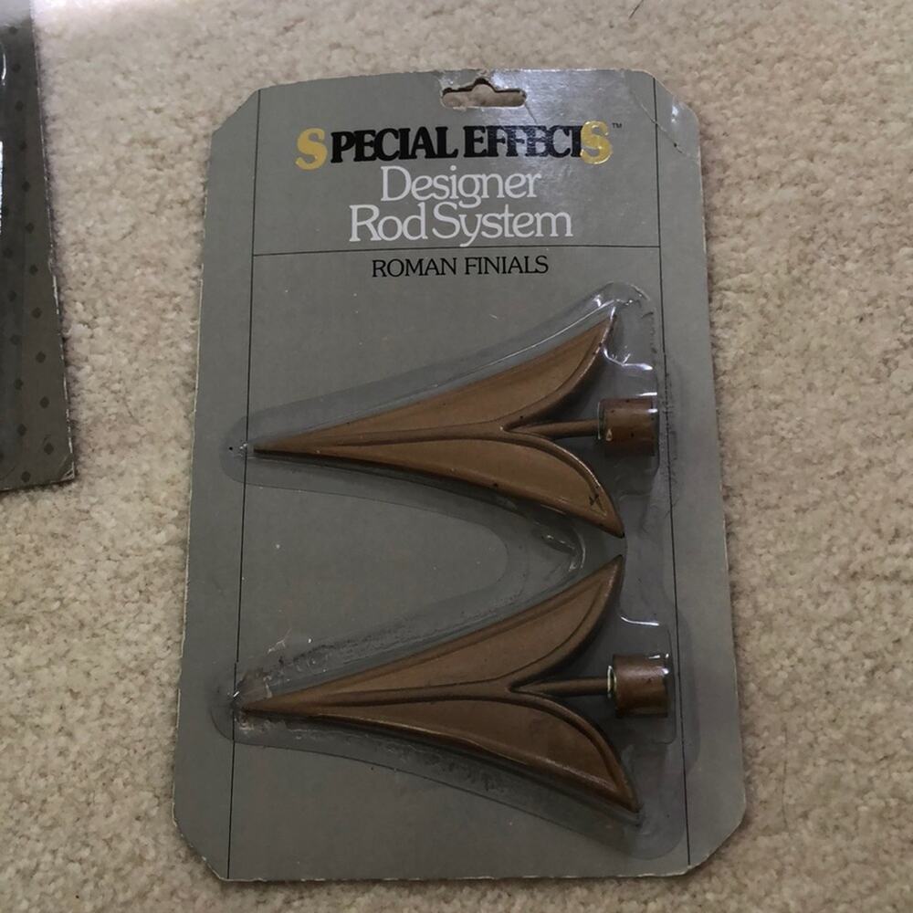 Gold Roman finials metal NWT
